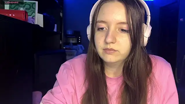 LauretteRagar online show from September 2025 05:05:02 PM