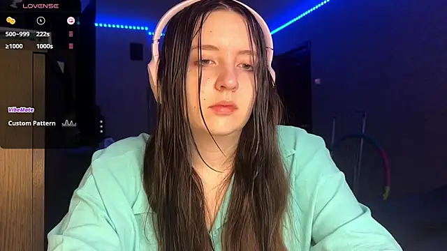 LauretteRagar online show from October 2025 05:09:01 PM