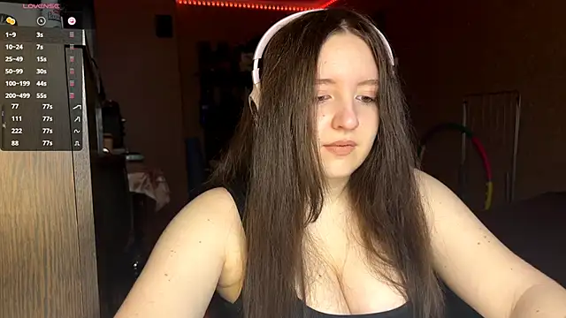 LauretteRagar online show from October 2025 06:23:01 PM