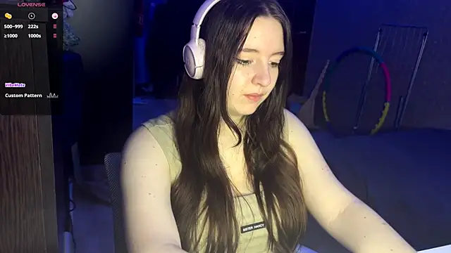 LauretteRagar online show from November 2025 05:35:02 PM