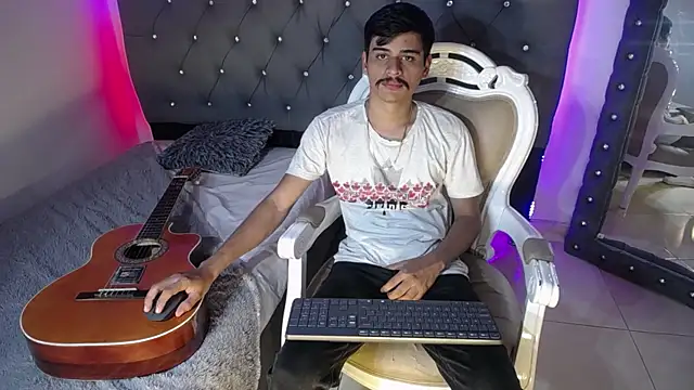 Charlie Cock  online show from September 2025 04:11:02 AM