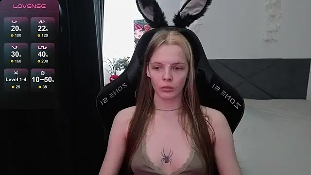 Luna Navy online show from September 2025 09:55:02 AM