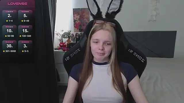 Luna Navy online show from October 2025 09:07:01 AM