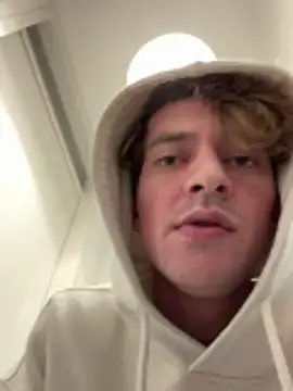 hottest23 online show from December 2025 01:22:02 AM