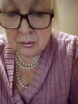 Alexia64231 online show from November 2025 04:51:02 PM