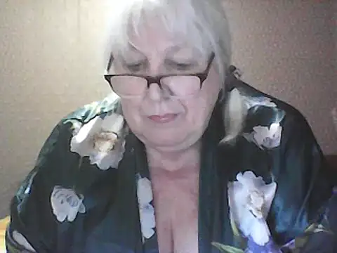 Snapshot of Alexia64231 chatting on May 2026 03:07:02 PM Alexia64231 online show from May 2026 03:07:02 PM