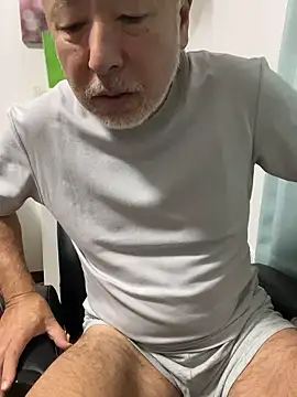 gholly2007 online show from September 2025 06:07:01 PM