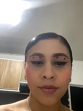 LuluMonroe Eup online show from November 2025 03:17:01 AM