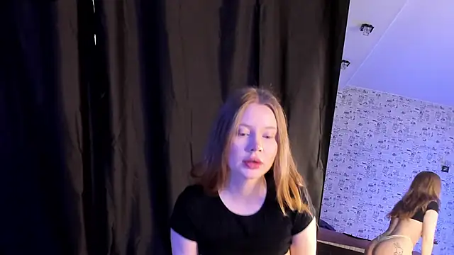 Lillie Berry online show from October 2025 04:43:01 AM