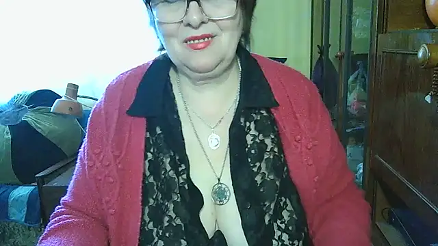 Snapshot of VeronicaGold511 chatting on February 2026 09:14:01 AM VeronicaGold511 online show from February 2026 09:14:01 AM