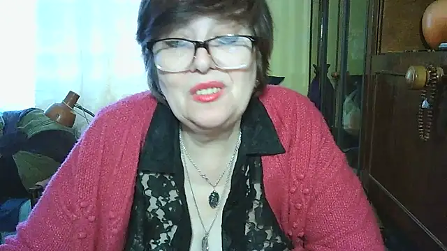 Snapshot of VeronicaGold511 chatting on February 2026 06:37:01 AM VeronicaGold511 online show from February 2026 06:37:01 AM