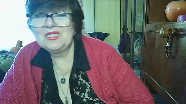 Snapshot of VeronicaGold511 chatting on February 2026 08:46:02 AM VeronicaGold511 online show from February 2026 08:46:02 AM