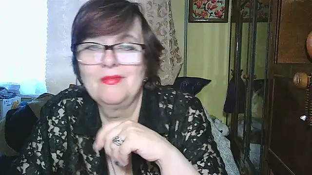 Snapshot of VeronicaGold511 chatting on February 2026 06:02:01 AM VeronicaGold511 online show from February 2026 06:02:01 AM