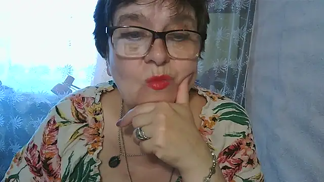 Snapshot of VeronicaGold511 chatting on July 2026 07:14:02 AM VeronicaGold511 online show from July 2026 07:14:02 AM