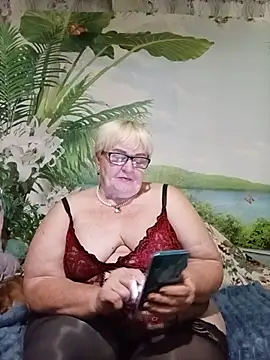 Snapshot of VioletSweet5566 chatting on July 2026 04:11:01 PM VioletSweet5566 online show from July 2026 04:11:01 PM