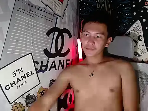 Snapshot of RalfAsian25 chatting on June 2026 12:23:02 AM RalfAsian25 online show from June 2026 12:23:02 AM