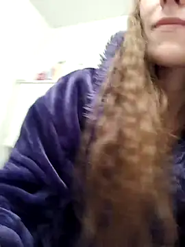 Wonderland97 online show from December 2025 04:40:01 AM