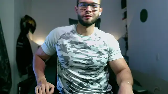 Snapshot of jacobmuscle4u chatting on September 2025 11:28:01 PM jacobmuscle4u online show from September 2025 11:28:01 PM