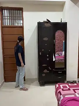 HORNYDIVYABABY online show from April 2026 04:04:02 PM