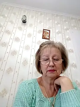 AlikaSwan5821 online show from December 2025 07:42:02 PM