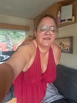 Misspapillon1840 online show from September 2025 07:42:01 AM