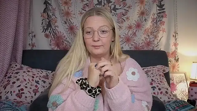 Daisyxoxo  online show from October 2025 09:05:02 PM