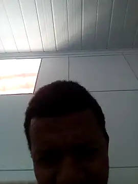 Snapshot of moreno25centimetro chatting on April 2026 12:12:01 PM moreno25centimetro online show from April 2026 12:12:01 PM
