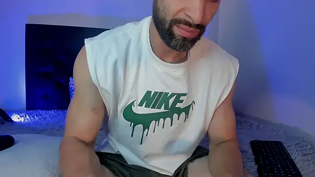 Enzo-wolf33 online show from April 2026 07:26:01 PM