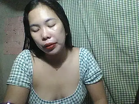 Snapshot of pinaysinglemommm chatting on December 2025 08:38:02 PM pinaysinglemommm online show from December 2025 08:38:02 PM