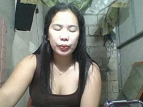 Snapshot of pinaysinglemommm chatting on February 2026 08:27:02 PM pinaysinglemommm online show from February 2026 08:27:02 PM