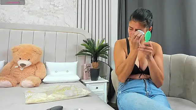 DaryaReed online show from November 2025 05:02:01 AM