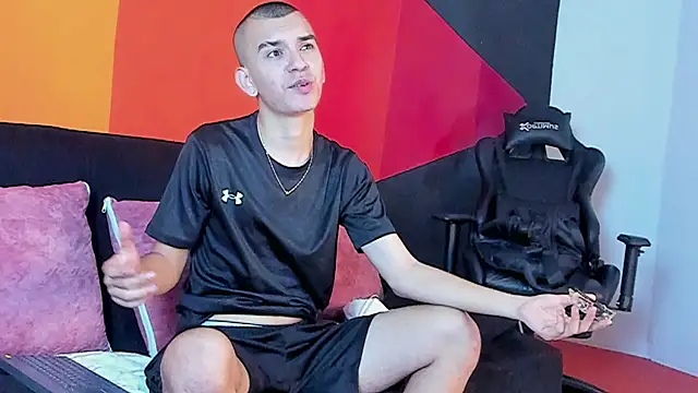 RowanCley online show from September 2025 12:09:02 PM