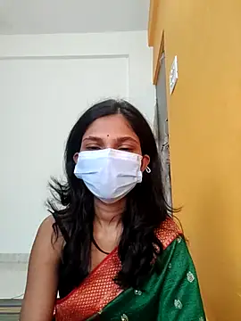 Shivani2002 online show from November 2025 01:28:02 AM