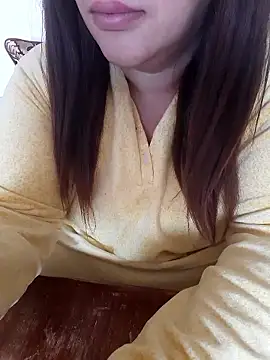 Snapshot of Madam-bezoul- chatting on January 2026 01:37:02 PM Madam-bezoul- online show from January 2026 01:37:02 PM