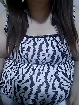 Snapshot of Madam-bezoul- chatting on January 2026 07:34:01 PM Madam-bezoul- online show from January 2026 07:34:01 PM