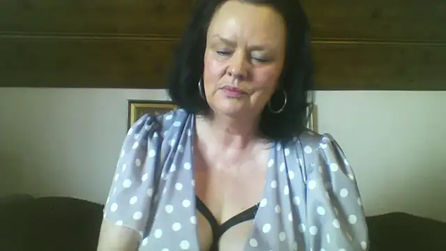 TiffanyMature online show from September 2025 02:06:01 PM