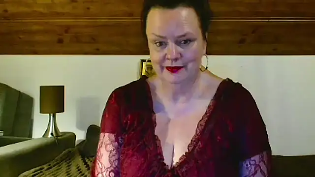 TiffanyMature online show from November 2025 09:25:02 PM