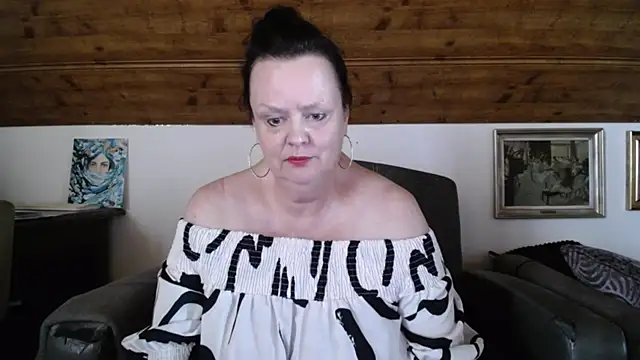 TiffanyMature online show from July 2026 02:10:01 PM
