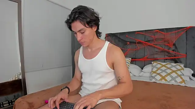 AlexanderHall online show from October 2025 12:58:01 AM