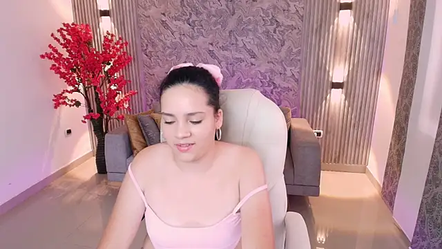 karlie small online show from September 2025 07:37:02 PM