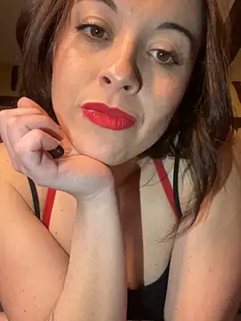 Snapshot of Toto-pika chatting on February 2026 01:30:02 PM Toto-pika online show from February 2026 01:30:02 PM