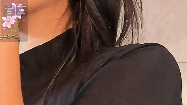 VioletHilton online show from November 2025 07:46:02 PM