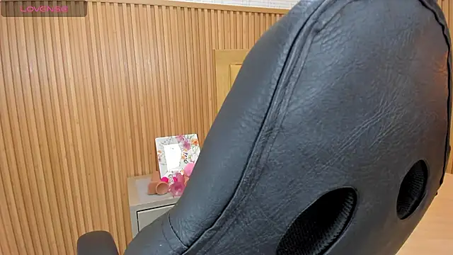 MELISSAROUGE online show from November 2025 07:56:01 PM