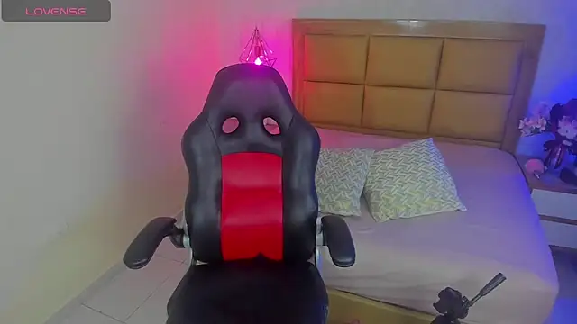 MELISSAROUGE online show from February 2026 07:32:02 PM