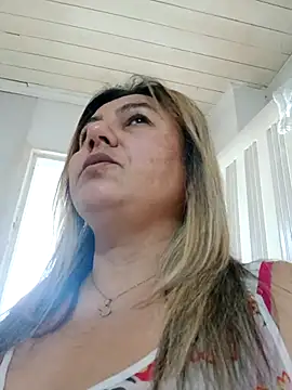 Nataly Foley online show from October 2025 01:09:01 PM