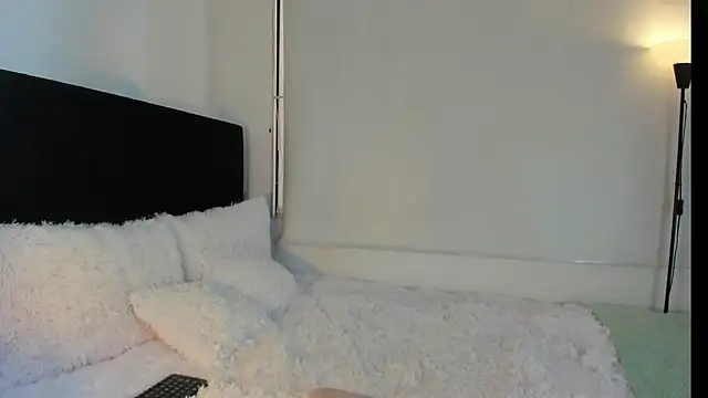 LunaVelvet777 online show from February 2026 05:39:02 PM