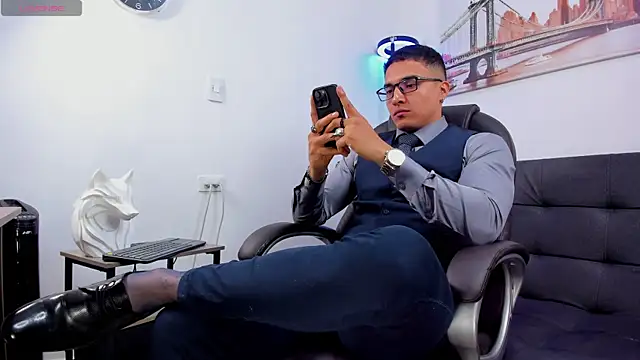 Dash Bukoski online show from October 2025 02:07:01 PM