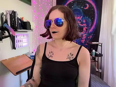 mistressannafoxx online show from September 2025 08:33:01 PM