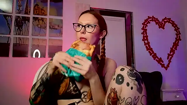 kulteacher online show from September 2025 01:35:02 PM