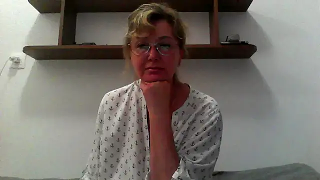 IrynaMolbertx online show from September 2025 08:35:01 PM